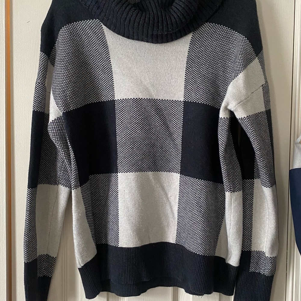 Tahari Cozy Black and White Plaid Sweater